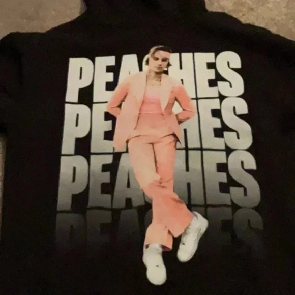Justin Bieber Peaches Sweatshirt from recent tour! Size medium    Q - Picture 2 of 3